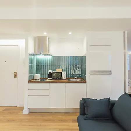 Apartment Decorated And Renovated- 2bd 2bth- Center Seville
