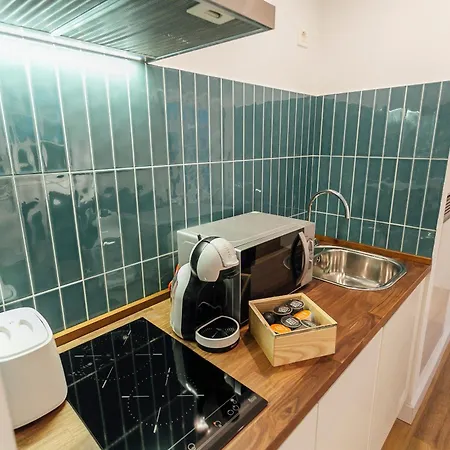 Decorated And Renovated- 2bd 2bth- Center Seville