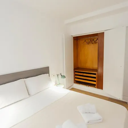 アパート Decorated And Renovated- 2bd 2bth- Center *