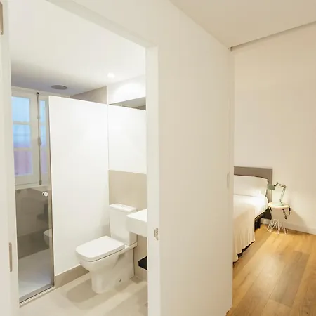 アパート Decorated And Renovated- 2bd 2bth- Center セビリア